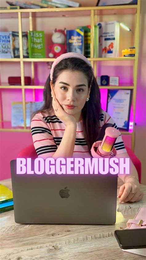 Noza’s vlog/ TEACHER/VLOGGER/MOTIVATOR | Blogger 🆚 Vlogger. Bloggermush ...