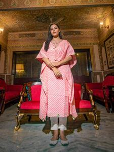 Upgrade Your Wardrobe With Stylish Kaftans Dresses | Divena World ...