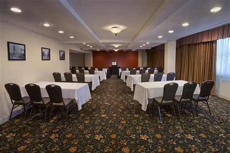 RED LION HOTEL SEATTLE AIRPORT 3⋆ ::: SEATAC, WA ::: COMPARE HOTEL RATES