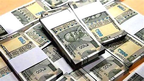 Rupee tumbles to record low against US dollar - INDIA - GENERAL ...