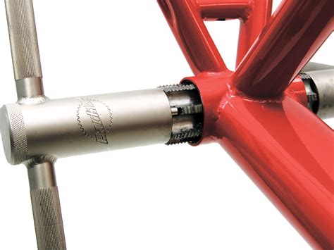 Form Tapping vs Cut Tapping 的图像结果