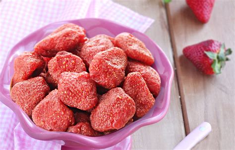 【憨豆熊】草莓干100g 精选大颗粒草莓干 冻干草莓脆- 憨豆熊旗舰店-爱奇艺商城