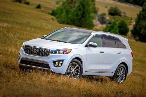 2016 Kia Sorento Appears at Los Angeles Auto Show [Live Photos] - autoevolution