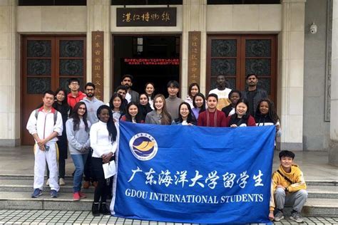 我校留学生赴湛江市博物馆参访学习海洋文化-广东海洋大学国际交流与合作处