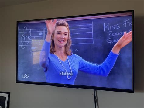 Spotted on 3rd Rock From The Sun. A rare Sue Ellen Mischke wearing a ...