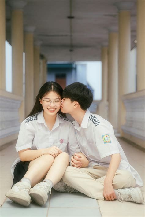 Teenage Boy And Girl Kissing Photos, Download The BEST Free Teenage Boy ...