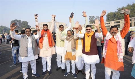 UP cabinet, legislators visit Ayodhya Ram Mandir, Samajwadi Party skips ...