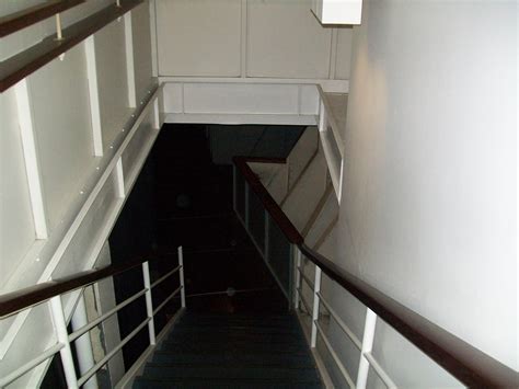 Why the Queen Mary is called the "World's Most Haunted Ship" - Live and ...