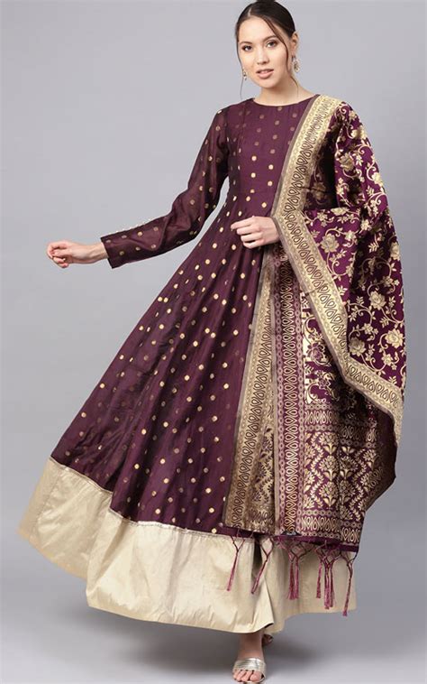 फ्रॉक स्टाइल कुर्तियाँ: लहंगा और साड़ी छोड़ क्यों महिलाएं हो रही है इन ...