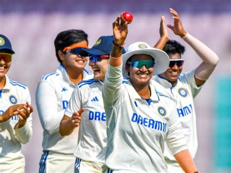 IND vs ENG, Women’s Test: स्पिन गेंदबाजी के सामने इंग्लैंड बल्लेबाज फेल ...