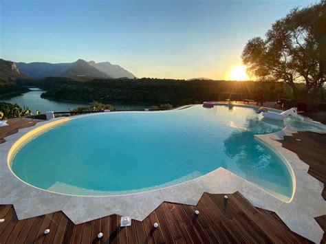 Hotel Dorgali - Villa Cedrino | Hotel, Villa, Outdoor decor