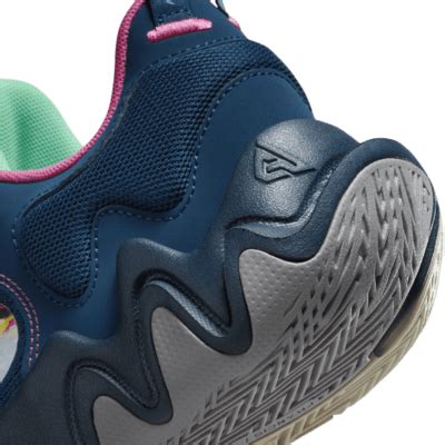 Giannis Immortality 2 SE Older Kids' Basketball Shoes. Nike IN