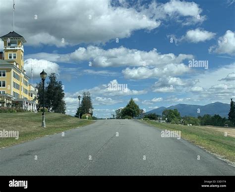 Driving past the Mountain View Grand Resort, Whitefield, New Hampshire ...