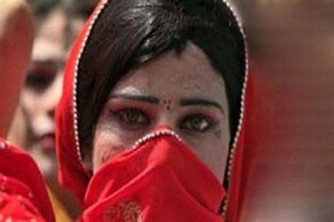 बिहार के इस शहर में क्यों गिरफ्तार किए गए 15 किन्नर, पढिए क्या है पूरा ...