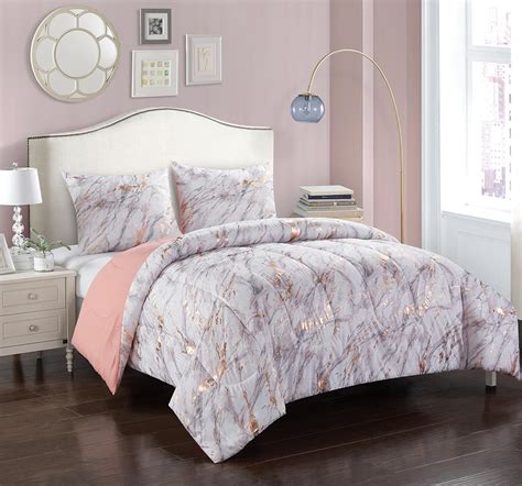21 Bedding Ideas For Your College Dorm