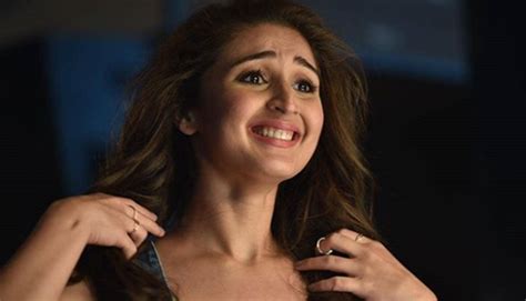 Vaaste: Dhvani Bhanushali Becomes The Only Indian Pop Icon To Get ...