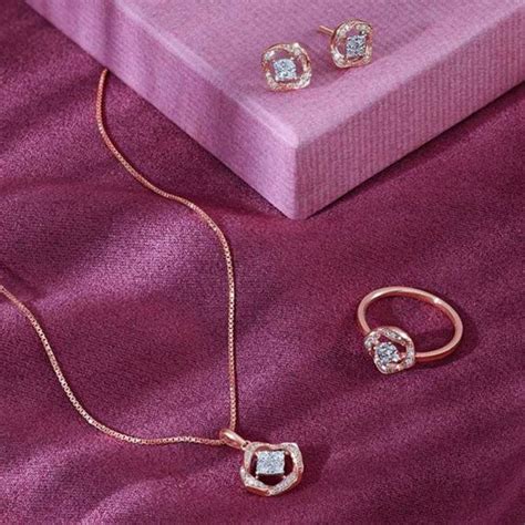 Buy Sculpted Symmetry Diamond Pendant Set OBX20314-D300X0B Online at ORRA.