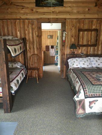 PINE GROVE LODGE AND CABINS (Bingham) - Lodge Reviews, Photos, Rate ...