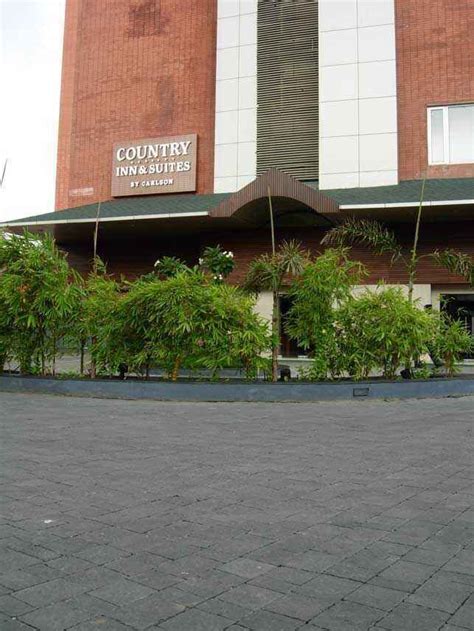 Beganit Neo Pavers – Wedge-Shaped Cobble Setts for Rock-Like Paving | VYARA