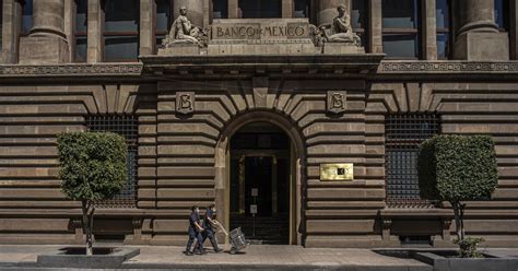 Minuta de Banxico divide a la Junta por postura monetaria restrictiva y ...
