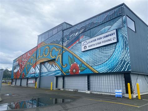 Glacier Fish Company building wrap on Seattle's Pier 91 | SuperGraphics