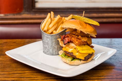 Deer Park Tavern - American Restaurant in Newark, DE