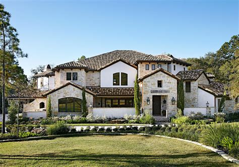 16 Mediterranean-Style Homes with Global-Inspired Beauty (2026)