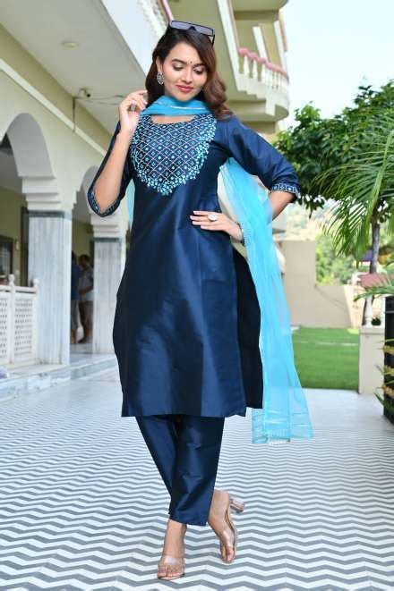 Ethnic Sets for Women - Buy Womens Ethnic Kurta Sets Online | Shopsy