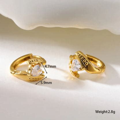 Tiny Heart Hoop Earrings – 18K Gold-Plated Stainless Steel | Qarinah