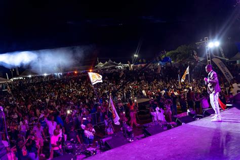 Courts Ready Cash and 98.1 The One Soca 25, National Botanical Gardens ...