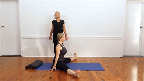 Front Bend Yoga Tutorial 的图像结果