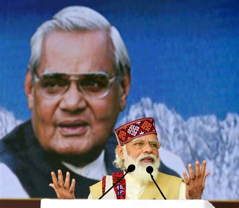 गुजरात CM से देश के PM तक, 20 साल बिना ब्रेक किया काम...नरेंद्र मोदी ने ...
