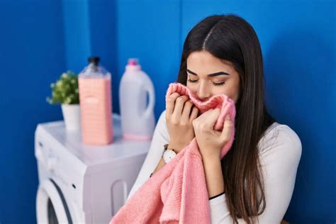 Aprende cómo eliminar el mal olor en la ropa para siempre | ara