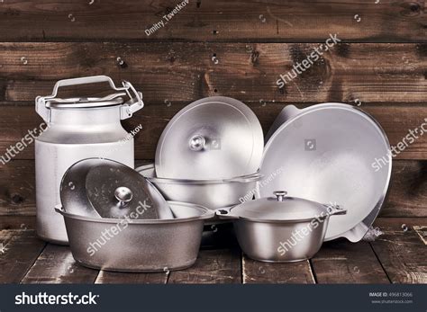 14 Cast Aluminium Cookware Set Images, Stock Photos, 3D objects ...