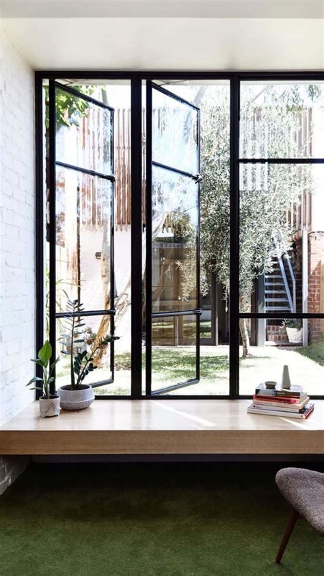 Window Background for Interview 的图像结果