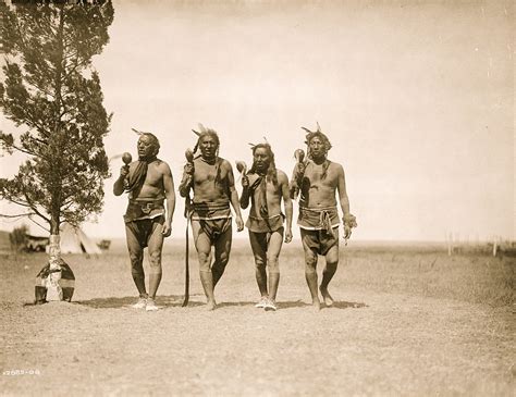 Rare Photos Reveal the Native American Way of Life | The Vintage News