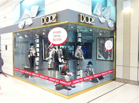 Shop Front Signage Design 的图像结果