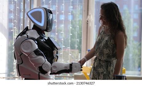 Talking Robots Human 的图像结果