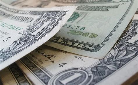 बैंकों पर आए भीषण संकट के बीच कैसे सुरक्षित रख सकते हैं अपना पैसा | How ...