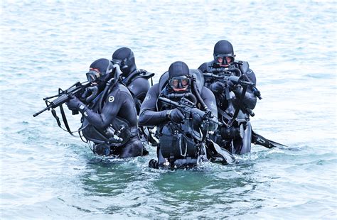 Navy SEALs set to open to women, top admiral says