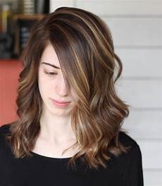 Square Hairstyles by 23 Medium Hairstyles For Square Faces In 2020 Square Hairstyles