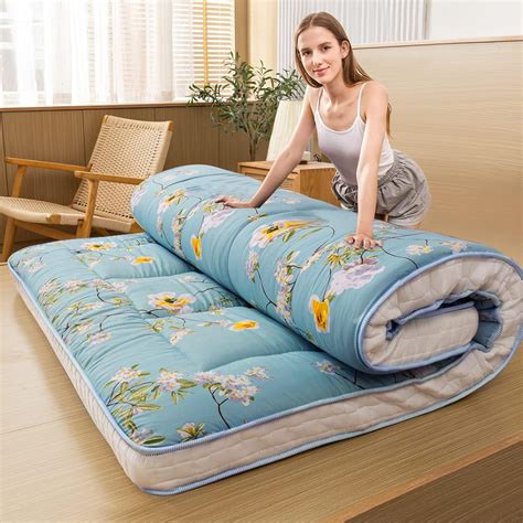 Amazon.com: MAXYOYO Rustic Floral Korean Futon Mattress, Japanese Floor ...