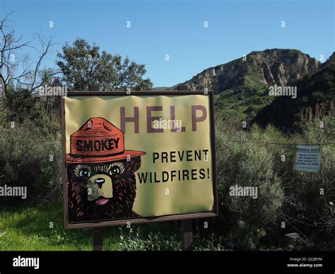 Smokey the bear sign. Help prevent wildfires in California, 2011 Stock ...