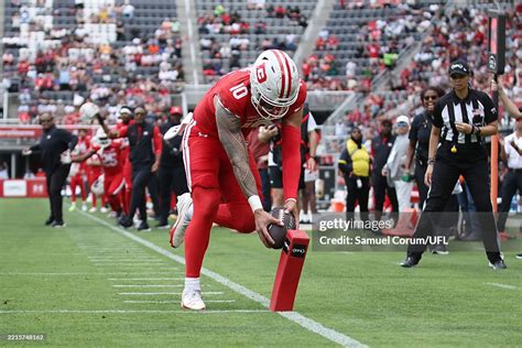 Jordan Ta'amu of the DC Defenders scores a touchdown against the ...