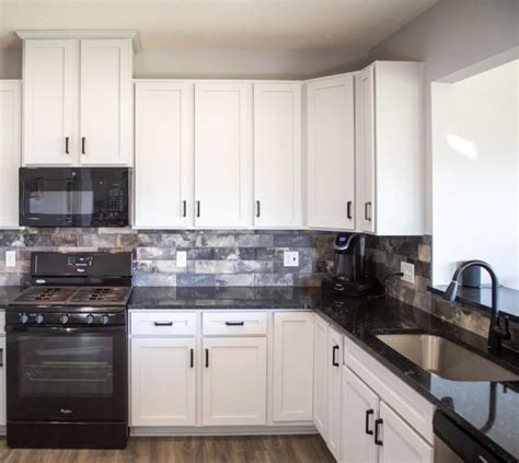 Flooring Store in Medina, Akron, & North Olmsted, OH | MDG Flooring America