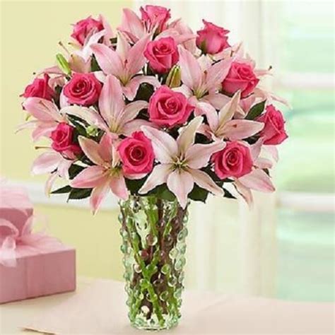 Flowers :: By Colour :: Pink Flowers :: Pink Mixed Flowers In Vase
