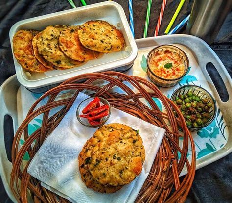 Bajra Methi ki Poori Recipe - GoToChef