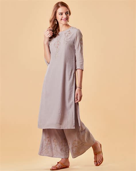 Dharya mauve-embroidered-cotton-silk-kurta-with-flared-palazzo