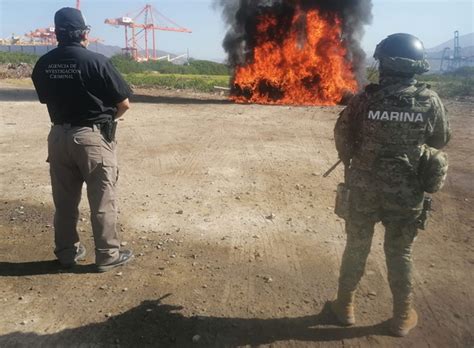 Marina y FGR incineran cocaína en Manzanillo, Colima