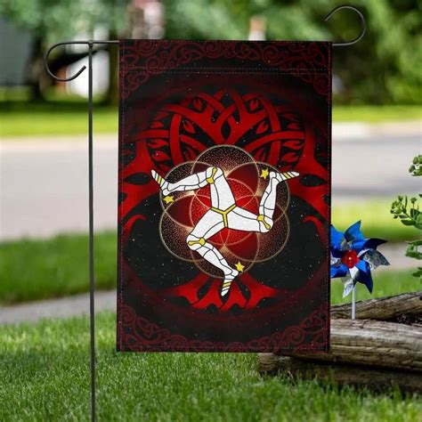 Downloaden Rote Flagge Der Isle Of Man Triskelion | Wallpapers.com